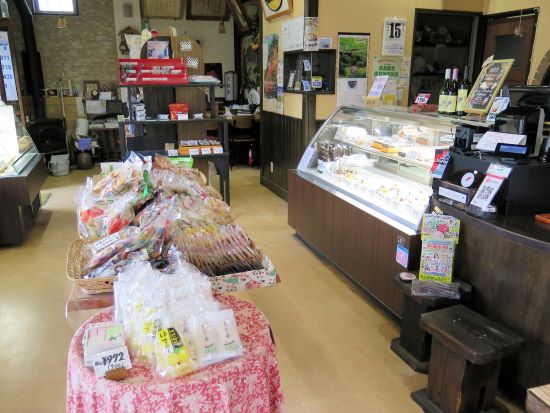 大鳳堂　店内