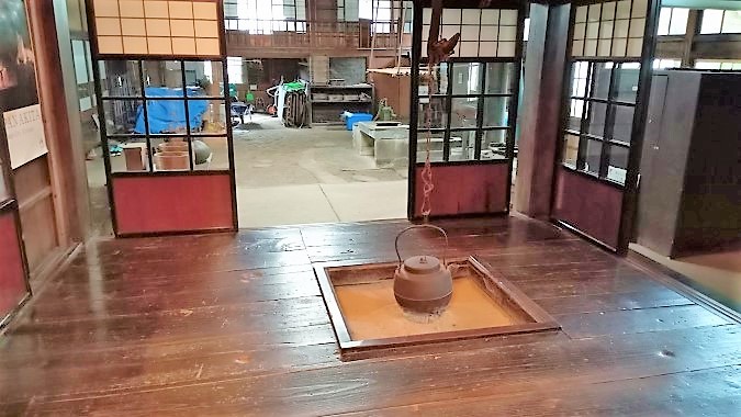 鳥潟会館の板の間